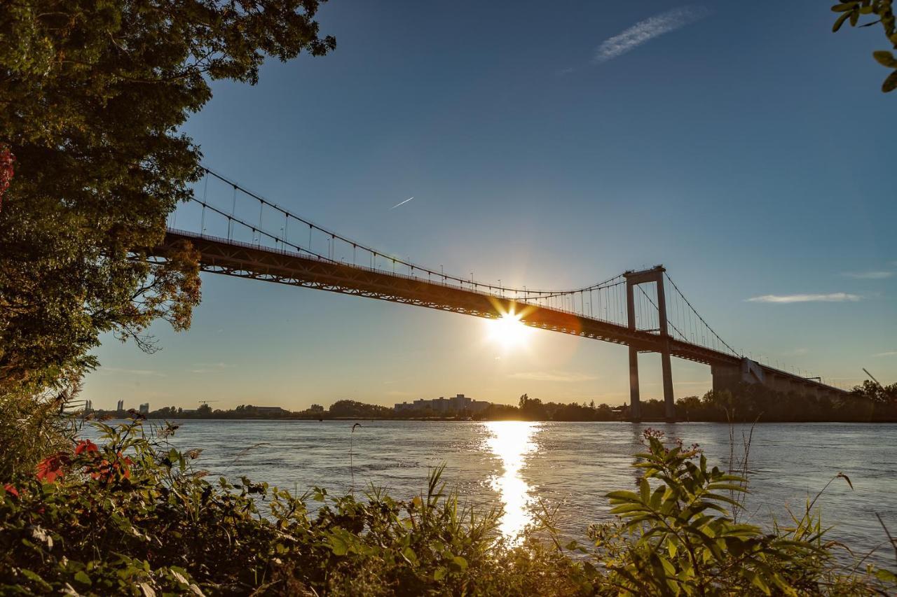 Aux Portes De Bordeaux Le Golden Gate Mindurguest Lormont Exterior foto